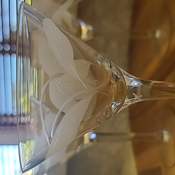 McBride Cameo Frosted Leaf  Clear Glass Martini Set Of 4 - Picture 7 of 9